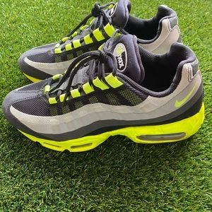 AIR MAX 95 'VOLT' Sz .9 women 8 mens.